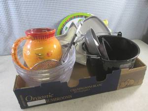 lot 55 image: (BS) Assorted Kitchen - Large Bowls, Cake Pans Etc