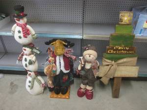 lot 66 image: (BR1) Christmas Decor...