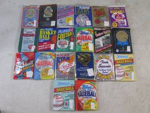 lot 75 image: (EC1) 20 Assorted Packs of Sports Cards