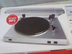 lot 89 image: (A-2) Ion TTUSB05XL USB Turntable  Vinyl Archiver with Line Input - Convert Records and Tapes to MP3 - Looks New