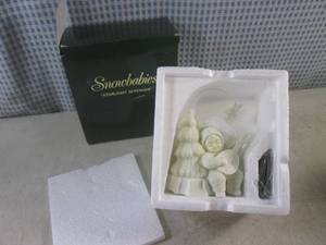 lot 95 image: (BSB) Snowbabies Starlight Serenade Figure In Box