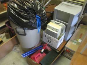 lot 176 image: (FRNT) Assorted Unclaimed  Unsold Lots