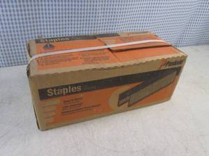 lot 233 image: (CSB) Case of 9,000 78 16 Gauge Glavanized Wide Crown Staples 1516 Crown - Unopened