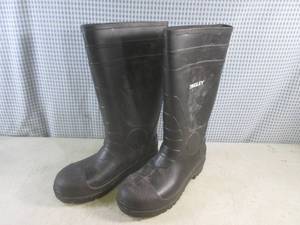lot 235 image: (BSB) Pair Tingly Rubber Boots Size 10