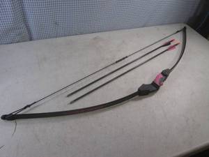 lot 249 image: (H-2) Barnett Lil Sioux Bow with 2 Arrows - 43 12