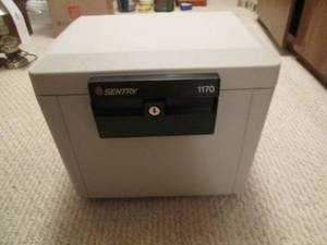Sentry 1170 fireproof safe...
