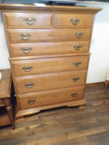 dresser 7-drawer...