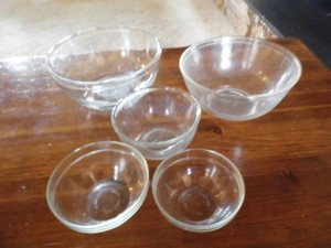 random glass mixing bowls x5...