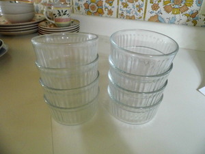 8 pyrex dessert bowls...