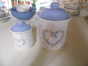 2 Laurelwood canisters large and sm...