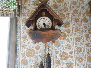 vintage American cuckoo clock by Ne...