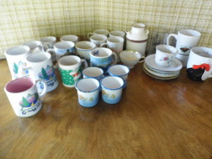 box of random glass coffee cups...