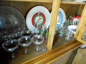 random Christmas dishware...