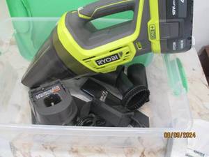 Near new Ryobi 18v hand vac