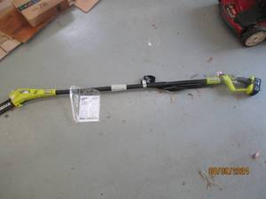 Near new Ryobi 18v pole saw