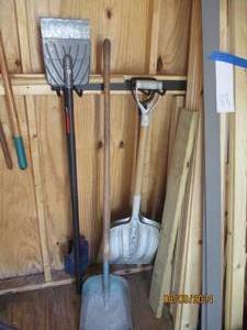 Large scoop shovels, standard square