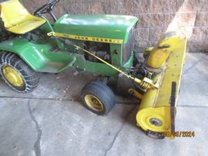 John Deere 140 tractor with hydraul...