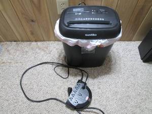Suntico paper shredder and APC surg...