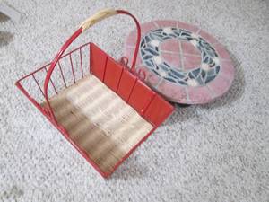 Decorative plant stand on wheels an...