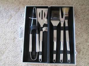 BBQ set, new in a metal vase...