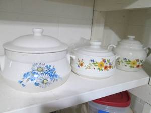 3 Floral decorated pots...