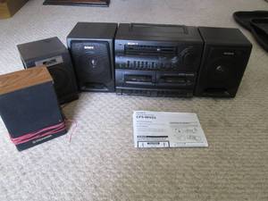 Sony boombox and 2 small speakers...