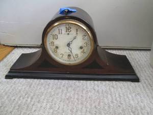 Vintage wind up clock. Works with k...