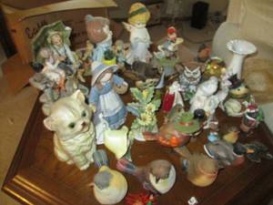 box of misc knick knacks...