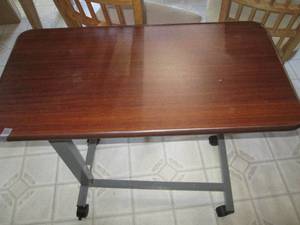 tv tray on wheels & cushioned dinin...