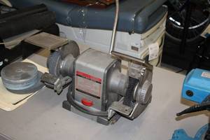 lot 55 image: Sears Craftsman Commercial 12-HP Bench Grinder 397.19440
