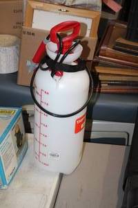 lot 60 image: Tabor Tools Pump Sprayer N-80A