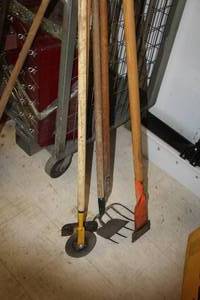 lot 97 image: Assorted Yard Tools - Edger, Hoes, Choppers