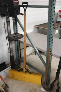 lot 104 image: Lot of (2) Snow Shovels