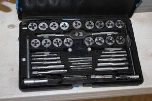 lot 122 image: Craftsman Kromedge Tap & Adjustable Die Set 95209 with Black Case