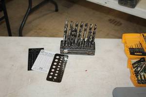 lot 131 image: Set of Drill Bits with Metal Storage Base  Card Gauges