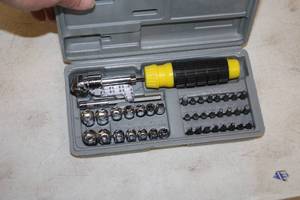 lot 133 image: Screwdriver  Socket Set with Gray Case