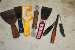 lot 165 image: Lot of (8) Assorted Putty Knives, Knives, Screen Tool, Backet Opener