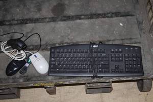 lot 191 image: Lot of (4) Dell Computer Keyboards with Charger