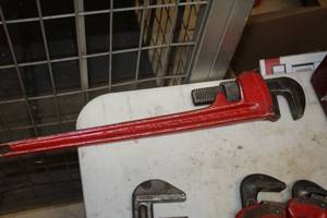 lot 202 image: 24 Pipe Wrench