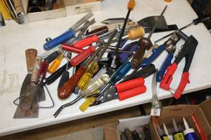 lot 221 image: Lot of  Assorted Hand Tools and Specialty Tools