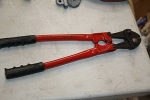 lot 238 image: 18 Bolt Cutter