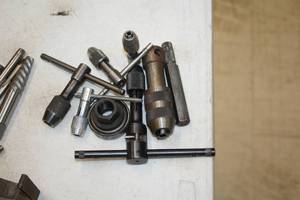 lot 250 image: Assorted Tap and Die and Extractor Chucks