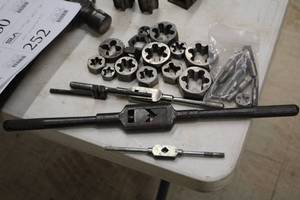 lot 251 image: Tap and Die Set