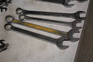 lot 260 image: Lot of (4) Combination Wrenches - 1, 1-116, 1-18, 1-14