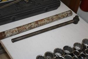 lot 288 image: 34-drive Breaker Bar with Extension Pipe