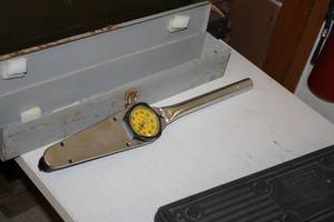 lot 291 image: JS Technology 12-drive 250-ft.lbs Torque Wrench 43400 with Case