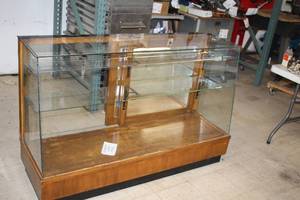 lot 45 image: Locking Wheeled Glass Display Case 20x60x39 with Keys