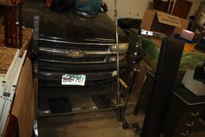 lot 47 image: Flat Bench Press with Weighted Bar