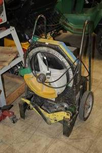 lot 48 image: Greenlee 555 Electric Pipe Bender