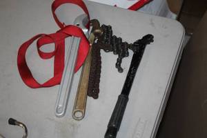 lot 302 image: Lot of (3) Assorted Pipe Wrenches